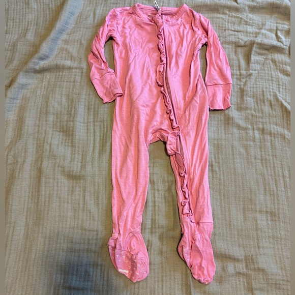 Posh Peanut Other - Posh Peanut Ruffle Viscose Bamboo Footie 6-9M